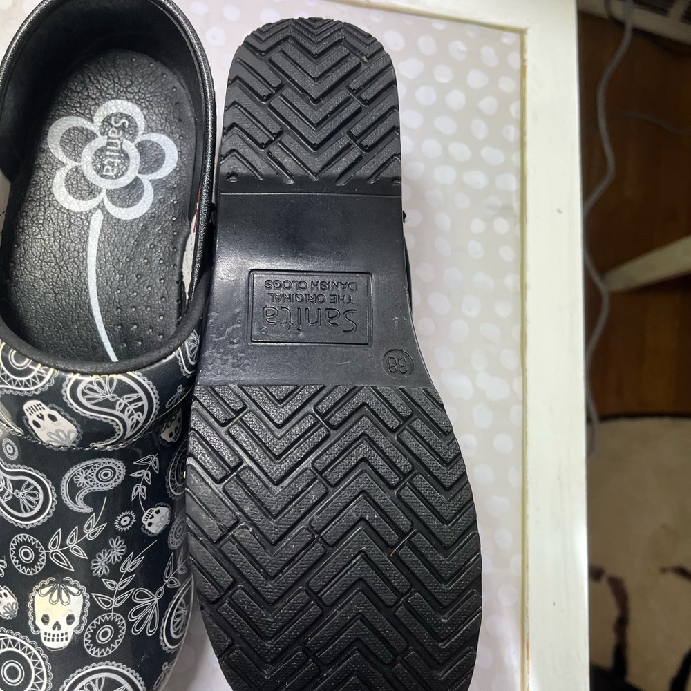 Sanita Black and White Patterned Clogs - Picture 6 of 8